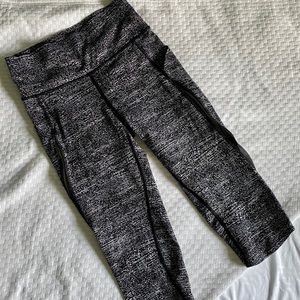 Lululemon Athletica Crop Leggings